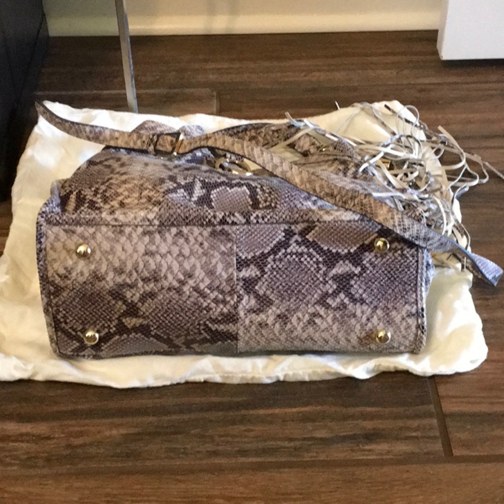 G.I.L.I. Snakeskin Patterned Bag - Picture 6 of 9